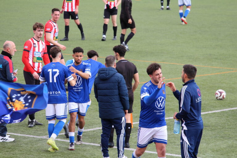 El Hellín C.F. vence por la mínima al Atlético Ibañés con un gol decisivo de Joserra