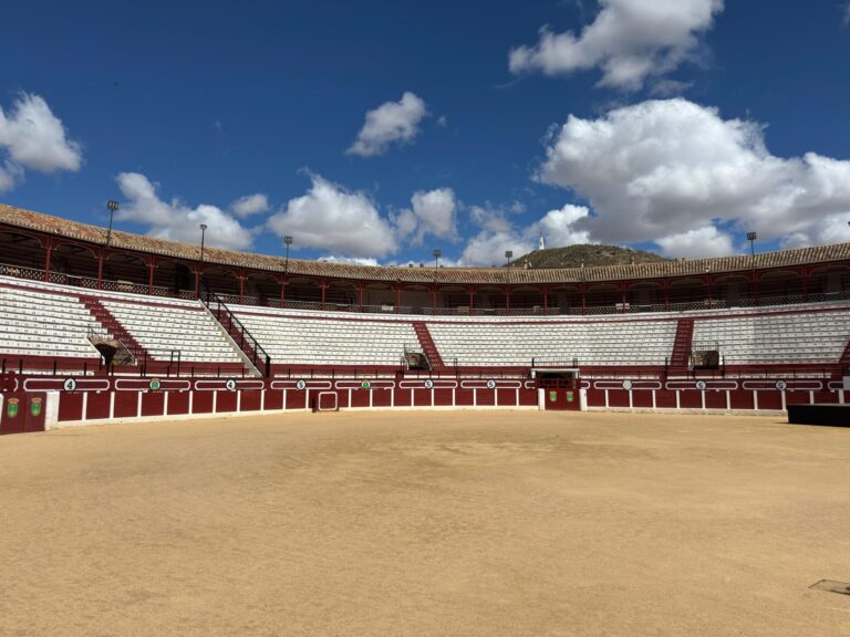 Víctor Hernández, Samuel Navalón y David de Miranda podrían protagonizar el regreso de los toros a Hellín