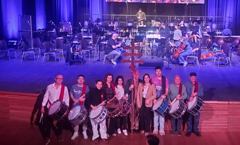 La Tamborada de Hellín lleva su sonido a Toledo en el estreno regional de “Siente Castilla-La Mancha”