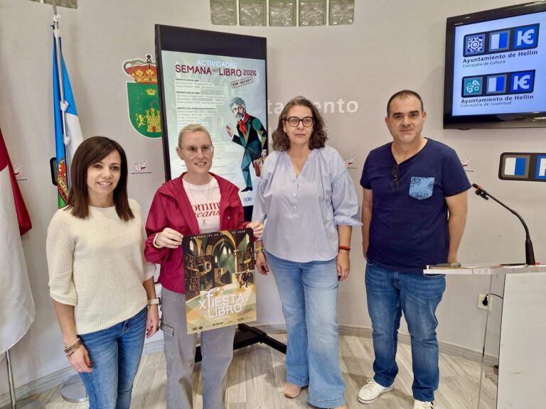 La X Fiesta del Libro de Hellín rinde homenaje a Agatha Christie en el Recinto Ferial