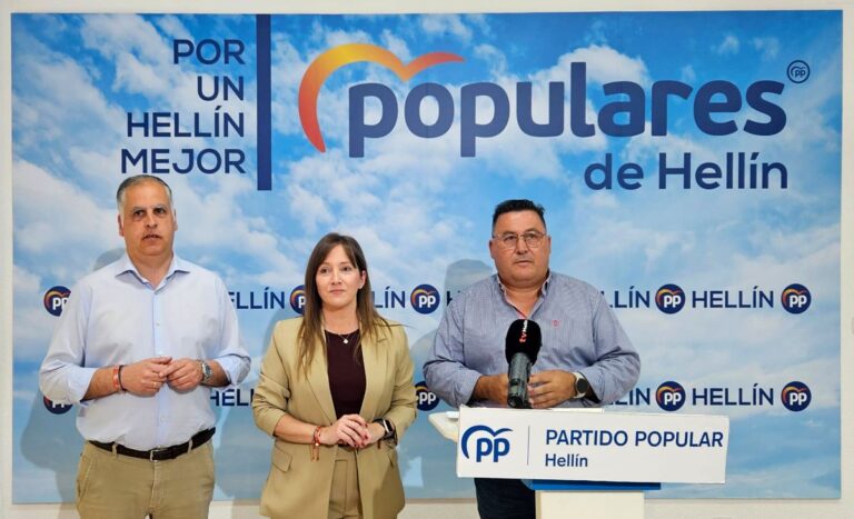 El PP de Hellín denuncia la presión fiscal y reclama bajadas de impuestos para familias y empresas