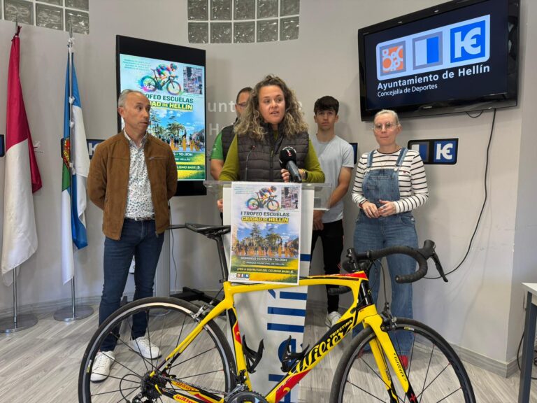 El futuro del ciclismo pedalea en Hellín con un trofeo pionero en la ciudad