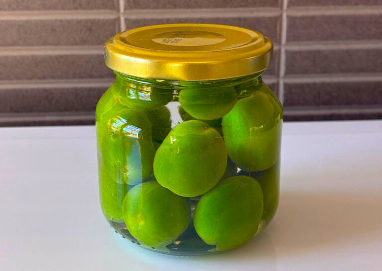 Albaricoques en “aguasal”, el sabor de siempre que vuelve a Hellín con la llegada del calor