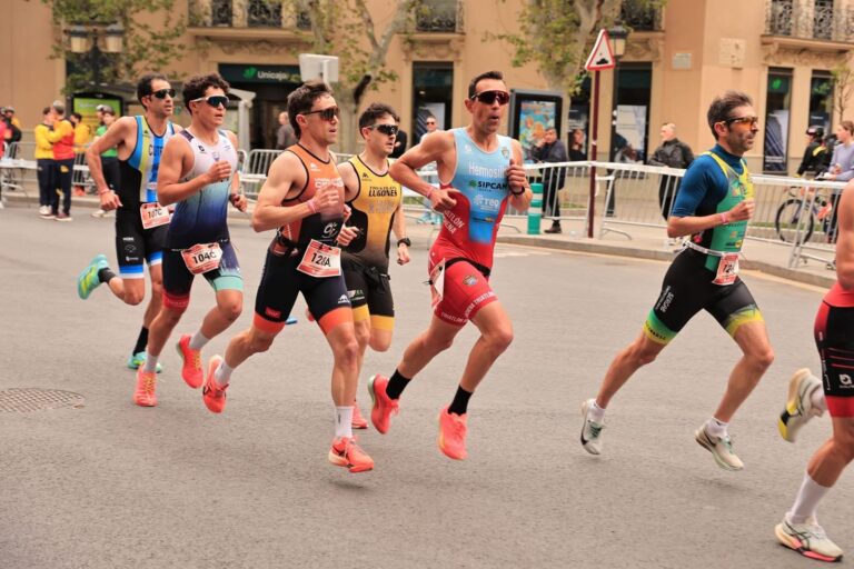 La Liga Nacional de Duatlón se decide en Albacete entre emoción, lluvia y protagonismo hellinero
