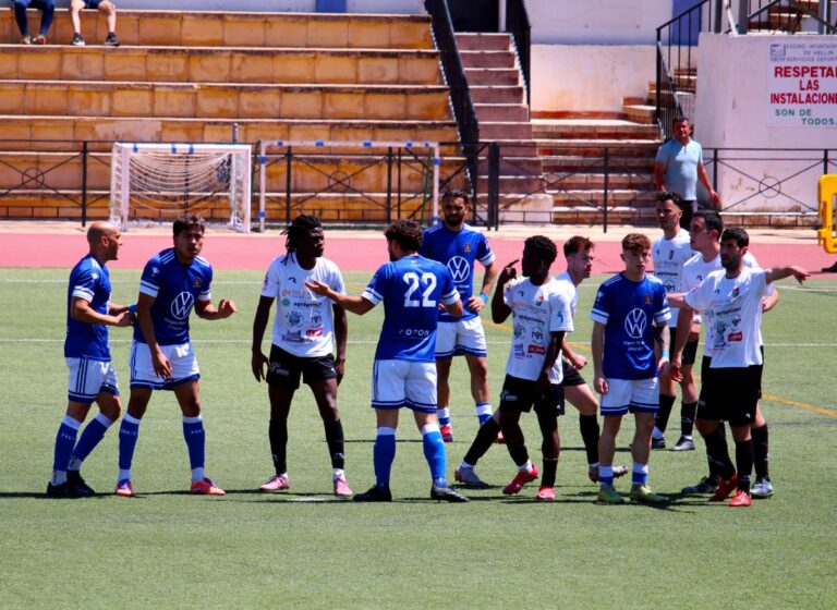 El Hellín cae en Santa Ana ante el Atlético Jareño en un partido sin presión y con muchos cambios