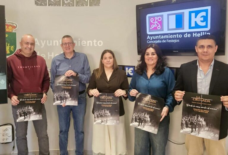 La Cruzada irrumpe en Hellín con tres días de música, vino y tradición por el Día de la Cruz