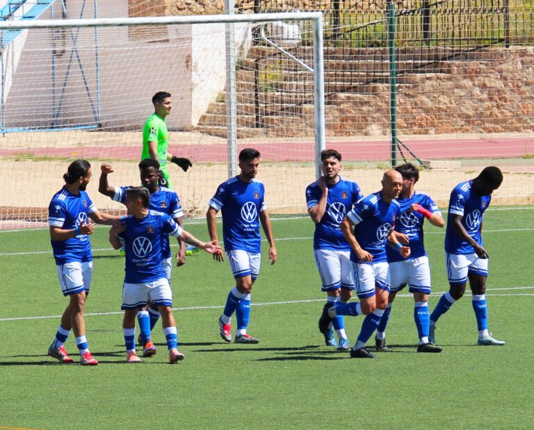 El Hellín C.F. prepara una gran fiesta del ascenso antes del último partido en Santa Ana