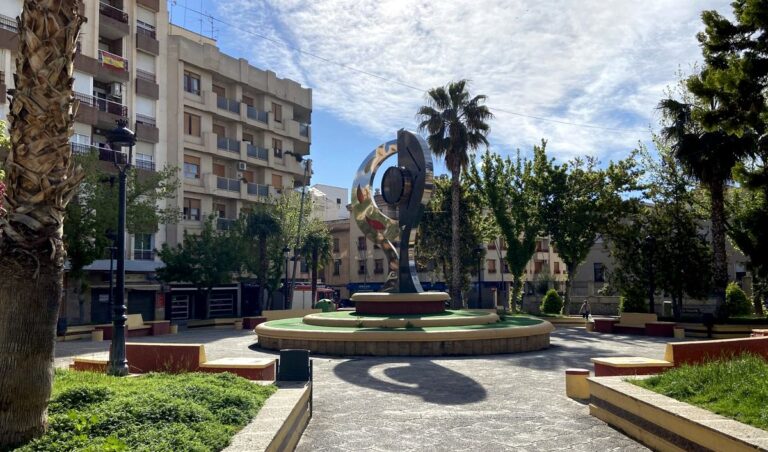 Abril confirma la bajada del paro en Hellín tras el repunte de marzo