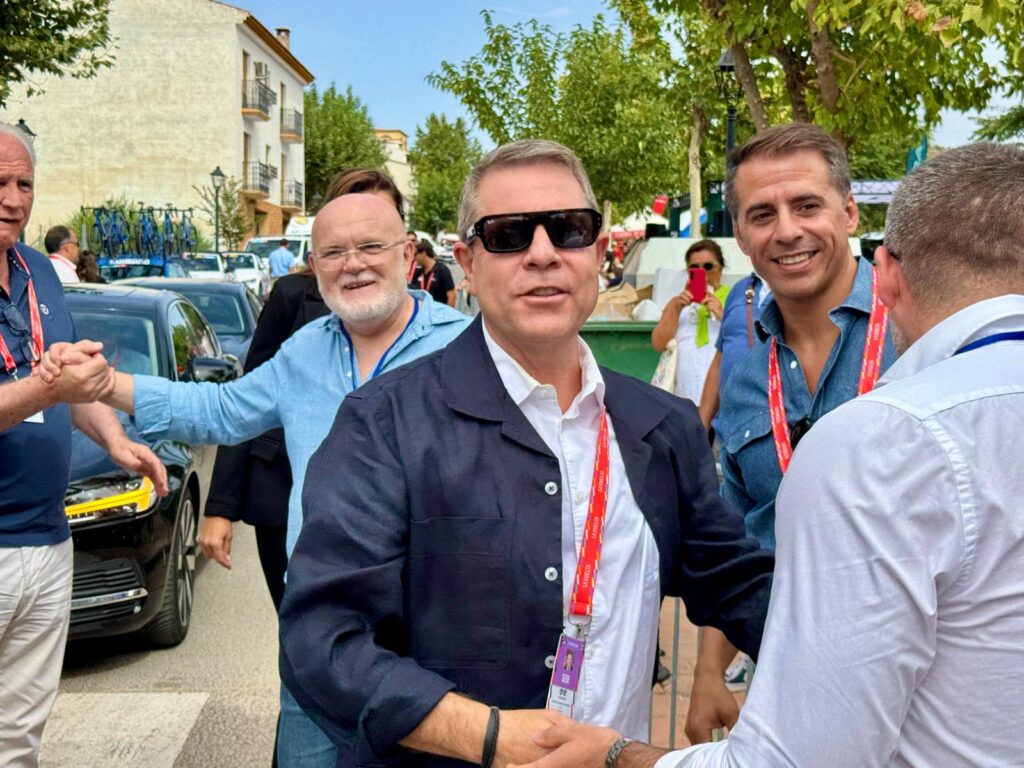 Emiliano García-Page - Vuelta a España 2026 / Matilde Alarcón.